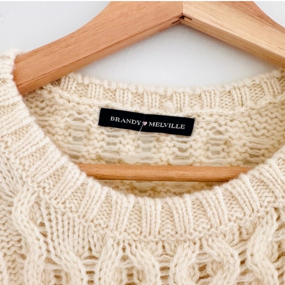 BRANDY MELVILLE WINONA WOOL OVERISZED SWEATER IN ivory neutral cream - Picture 4 of 8